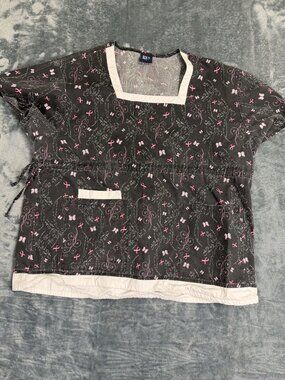 Medgear Womens Breast Cancer Awareness Scrub Top XL Pink Ribbons & Butterflies